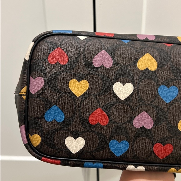 Coach (NWT) Gallery Tote Bag & Wallet in Signature Canvas & Heart Print - Picture 8 of 17